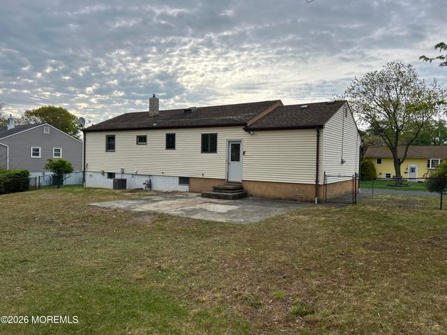 86 Brookhill Drive, Howell, NJ 07731