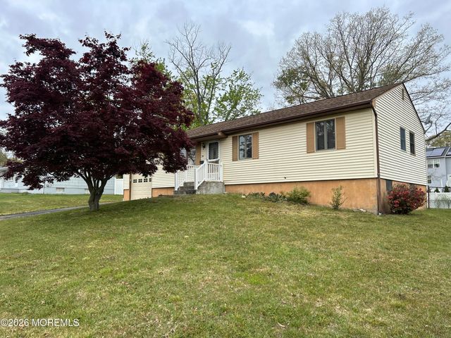 86 Brookhill Drive, Howell, NJ 07731