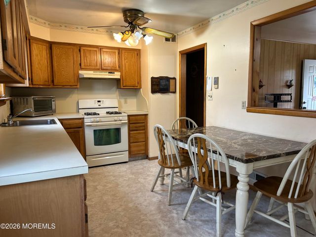86 Brookhill Drive, Howell, NJ 07731