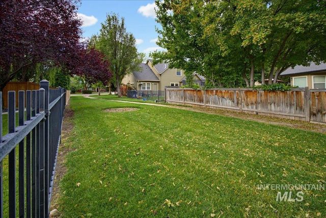 4117 N Buckstone Ave, Meridian, ID 83646