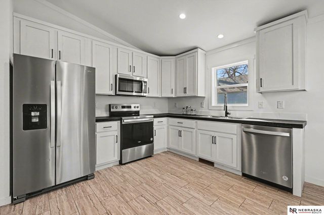 6775 Hamilton Street, Omaha, NE 68132