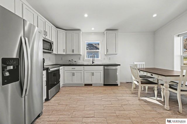 6775 Hamilton Street, Omaha, NE 68132