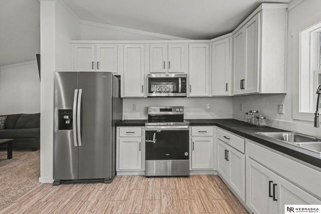 6775 Hamilton Street, Omaha, NE 68132