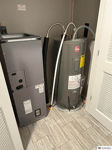 6775 Hamilton Street, Omaha, NE 68132