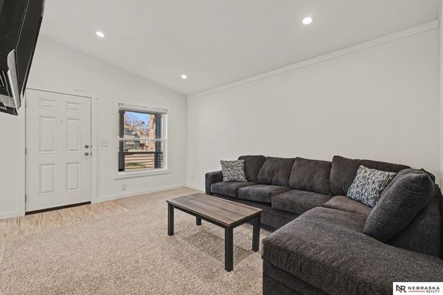 6775 Hamilton Street, Omaha, NE 68132