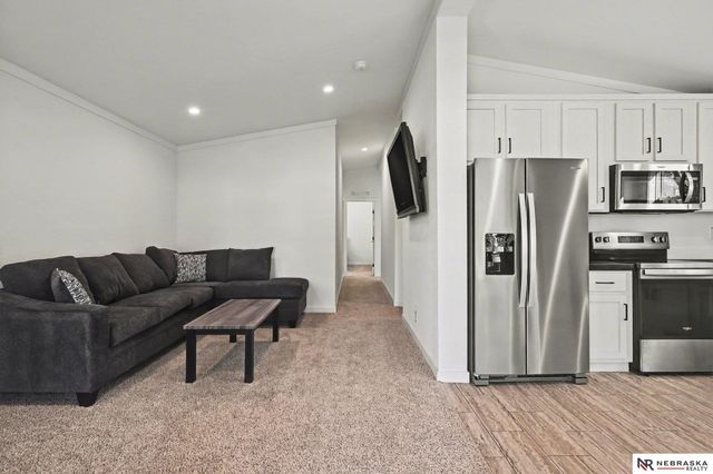 6775 Hamilton Street, Omaha, NE 68132