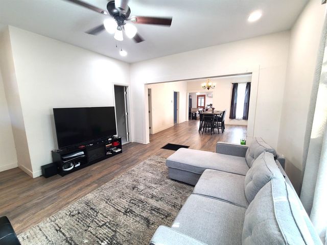 515 W Walnut St., Salina, KS 67401