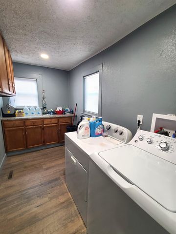 515 W Walnut St., Salina, KS 67401