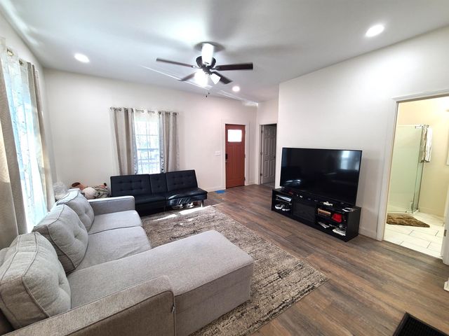 515 W Walnut St., Salina, KS 67401