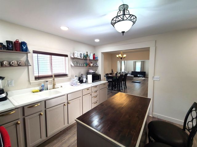 515 W Walnut St., Salina, KS 67401