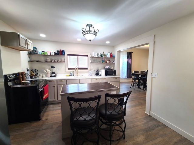 515 W Walnut St., Salina, KS 67401