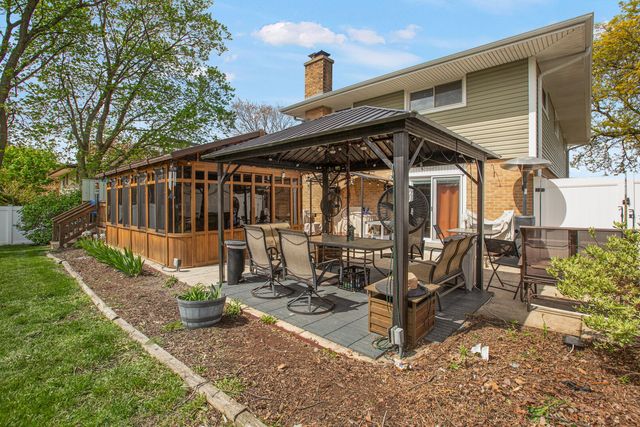 4608 Sycamore Lane, Rolling Meadows, IL 60008