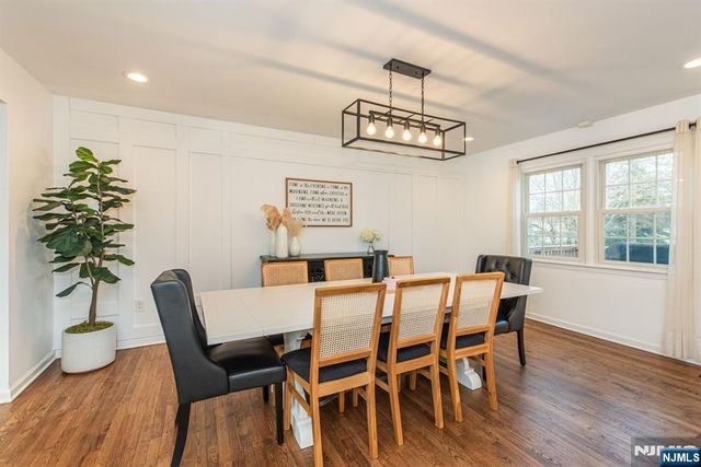 8 Cypress Court, Fairfield, NJ 07004