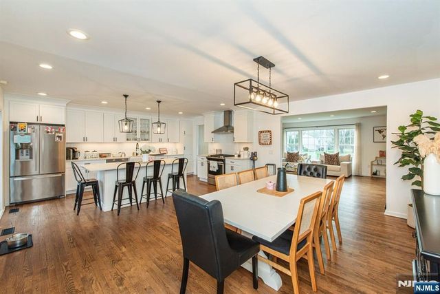 8 Cypress Court, Fairfield, NJ 07004