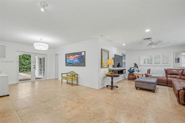 8600 SW 162nd St, Palmetto Bay, FL 33157