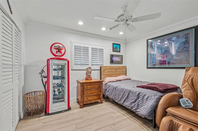 8600 SW 162nd St, Palmetto Bay, FL 33157