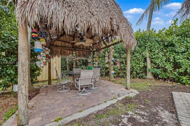 8600 SW 162nd St, Palmetto Bay, FL 33157