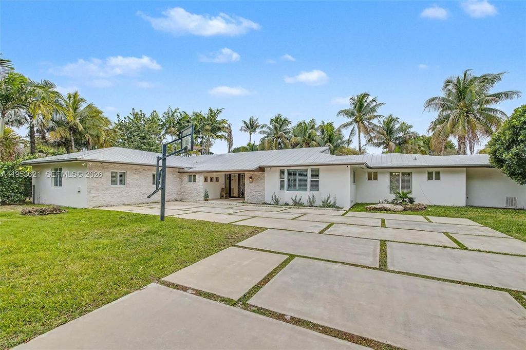 8600 SW 162nd St, Palmetto Bay, FL 33157