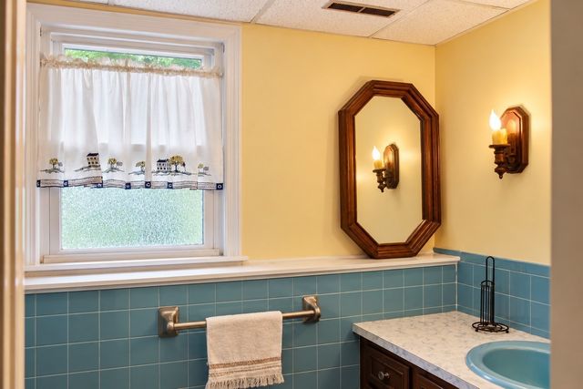 494 Pine St, Weymouth, MA 02190