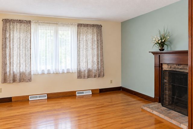 494 Pine St, Weymouth, MA 02190