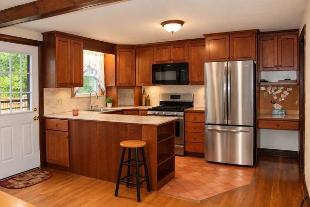494 Pine St, Weymouth, MA 02190