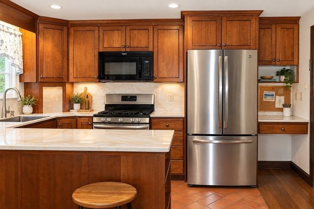 494 Pine St, Weymouth, MA 02190