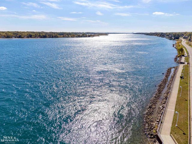 1900 River A7 Road, Marysville, MI 48040