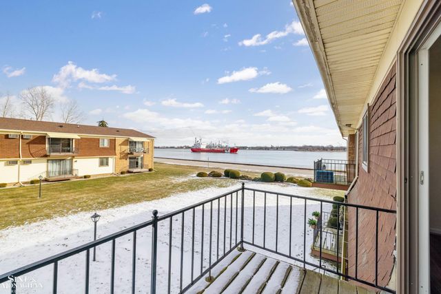 1900 River A7 Road, Marysville, MI 48040