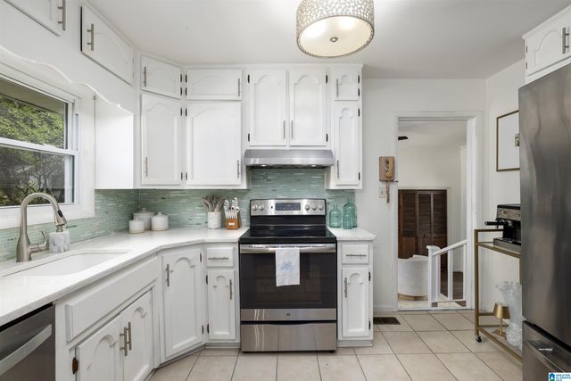 660 BOURBON CIRCLE, Birmingham, AL 35213