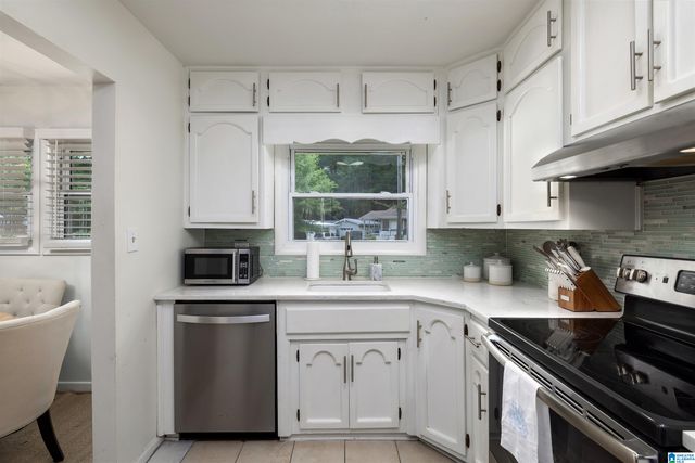 660 BOURBON CIRCLE, Birmingham, AL 35213