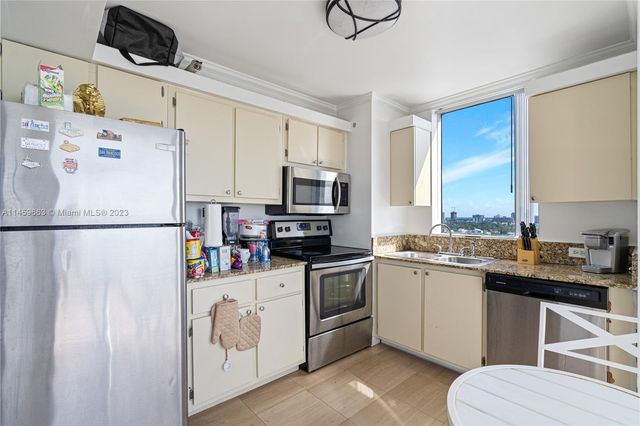 7601 E Treasure Dr 1720, North Bay Village, FL 33141