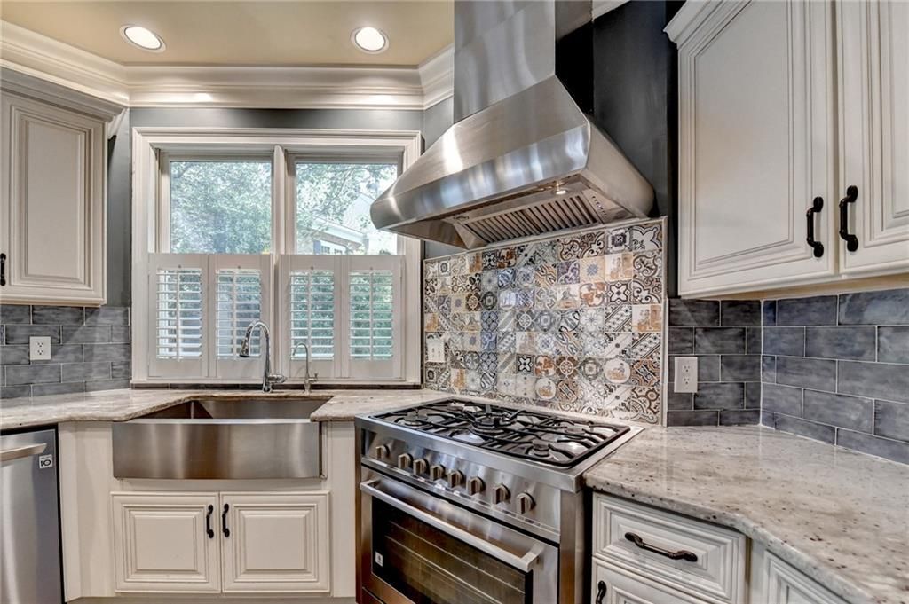 Image 11 of property listing at 4030 Newgate Court, Alpharetta, GA 30022