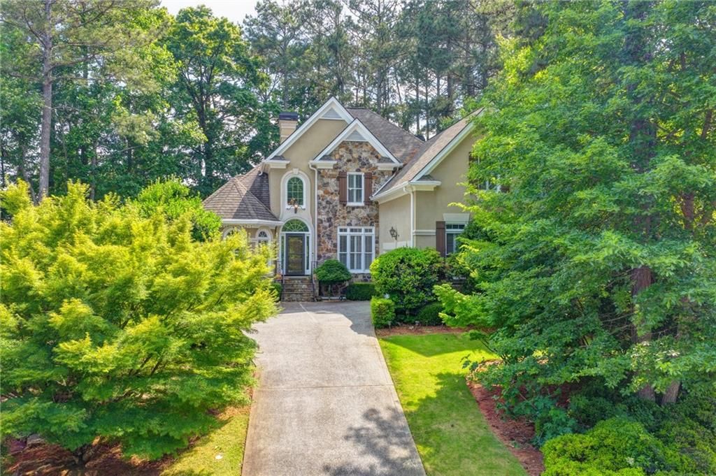Image 2 of property listing at 4030 Newgate Court, Alpharetta, GA 30022