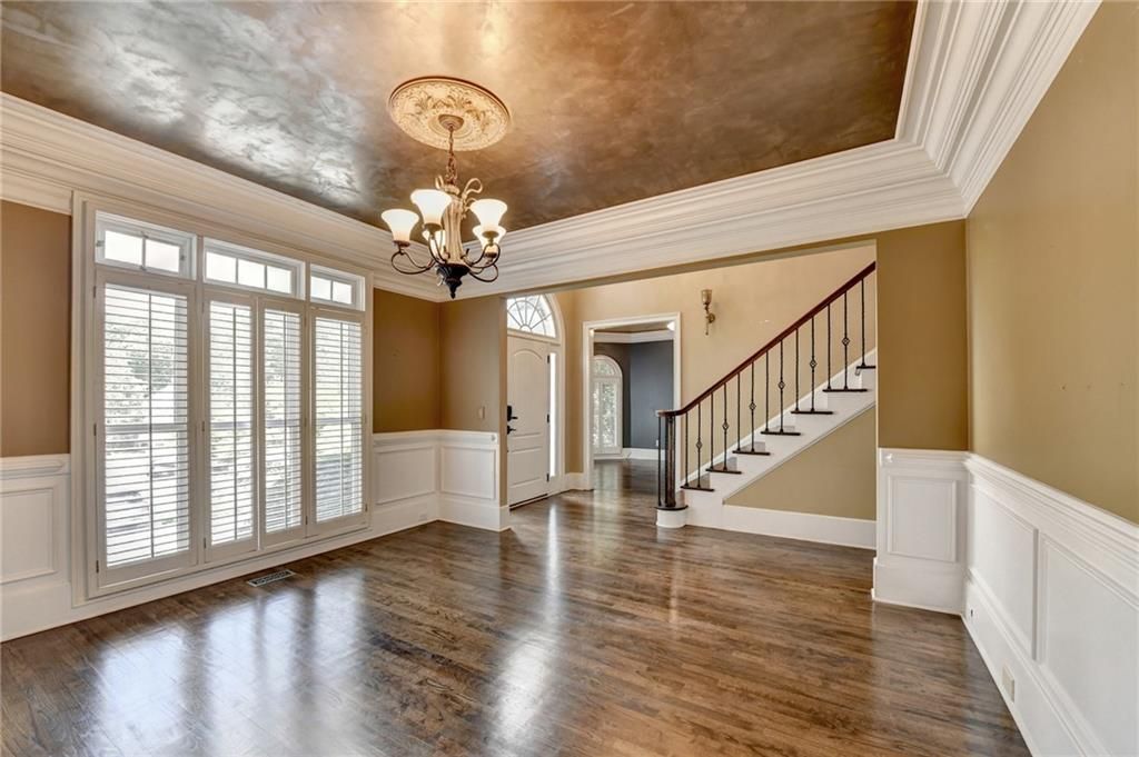 Image 7 of property listing at 4030 Newgate Court, Alpharetta, GA 30022