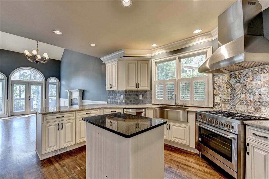 Image 9 of property listing at 4030 Newgate Court, Alpharetta, GA 30022