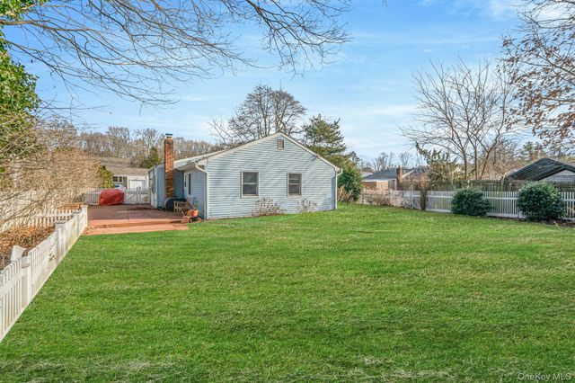 39 Kay Road, Calverton, NY 11933