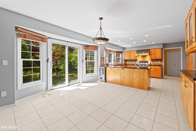 46349 Coachwood Drive, Shelby Twp, MI 48315