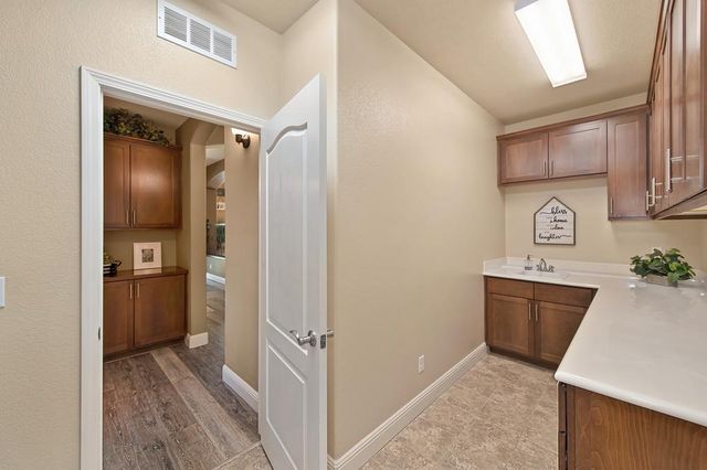 3465 Listan Way, Rancho Cordova, CA 95670