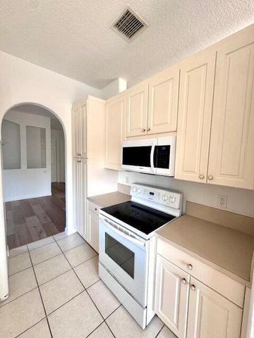 7842 Exeter Boulevard E, Tamarac, FL 33321