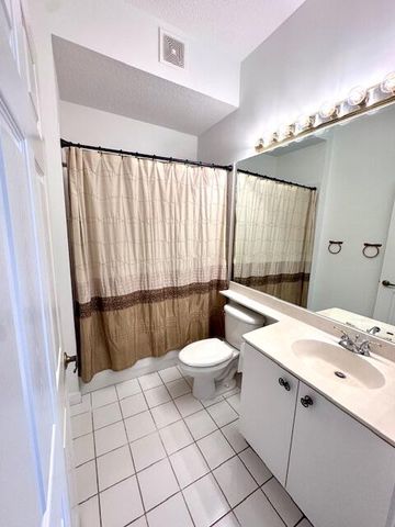 7842 Exeter Boulevard E, Tamarac, FL 33321