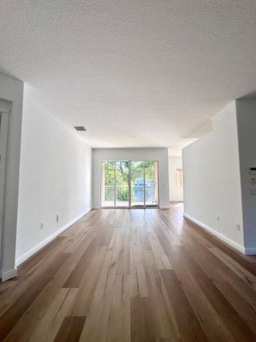 7842 Exeter Boulevard E, Tamarac, FL 33321