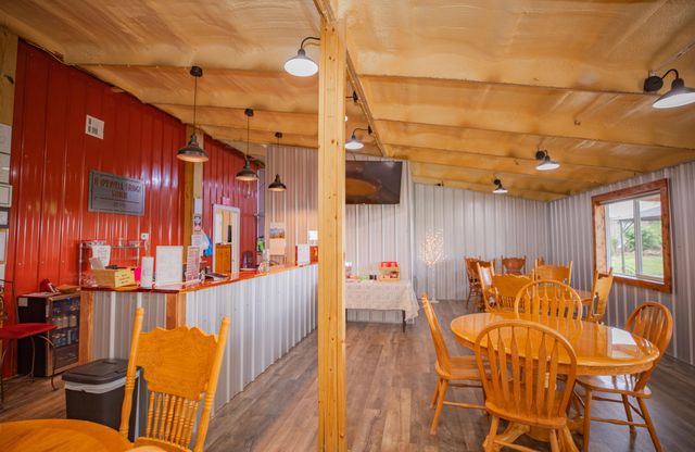 8400 E 1320 Road, Stockton, MO 65785