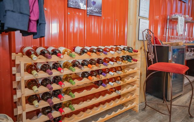 8400 E 1320 Road, Stockton, MO 65785