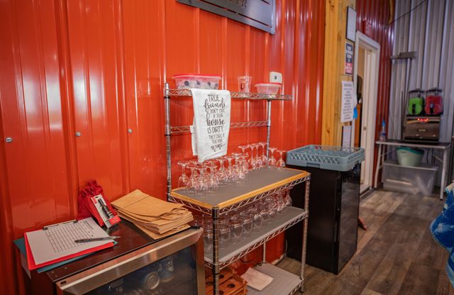 8400 E 1320 Road, Stockton, MO 65785