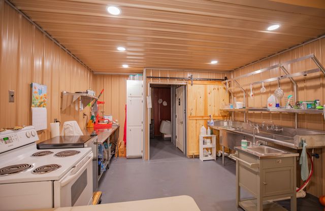 8400 E 1320 Road, Stockton, MO 65785