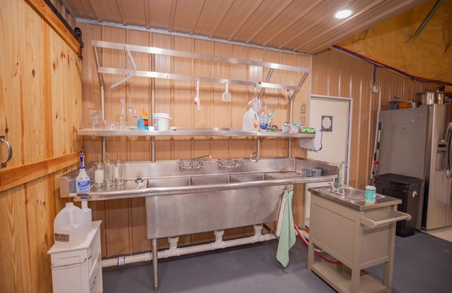 8400 E 1320 Road, Stockton, MO 65785