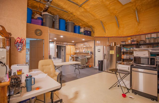 8400 E 1320 Road, Stockton, MO 65785