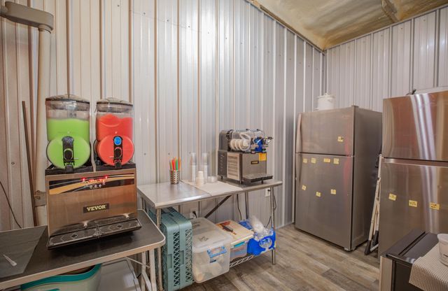 8400 E 1320 Road, Stockton, MO 65785