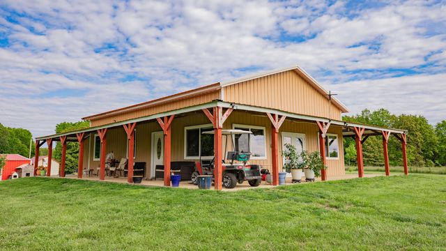 8400 E 1320 Road, Stockton, MO 65785