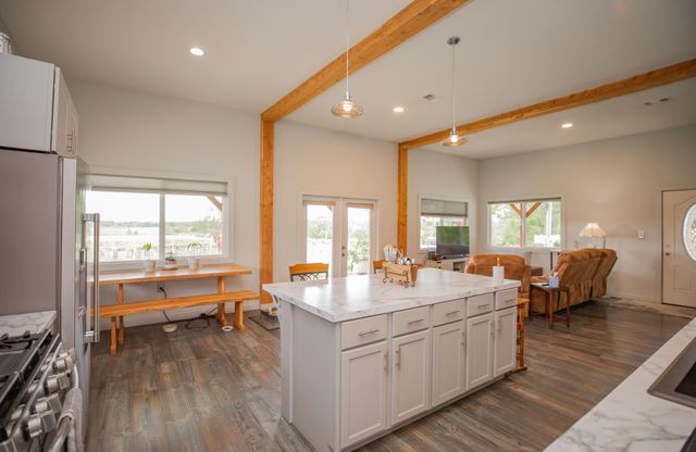 8400 E 1320 Road, Stockton, MO 65785